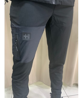 Pantalon Helvetica 16saturne ouvre sa boutique