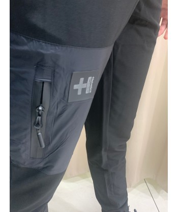 Pantalon Helvetica 16saturne ouvre sa boutique