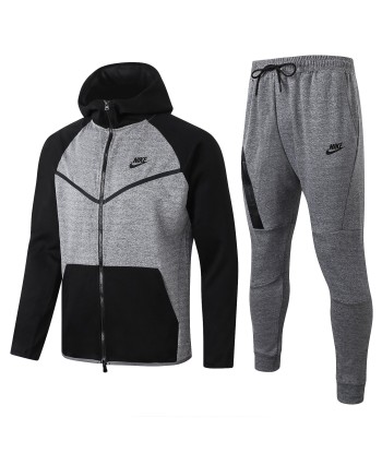 Nike tech En savoir plus